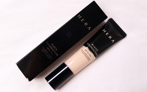 Kem Nền HERA Black Foundation SPF15/PA+ (2)